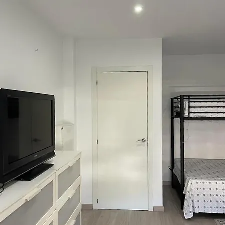Lujoso Y Amplio En Apartamento Crevillente